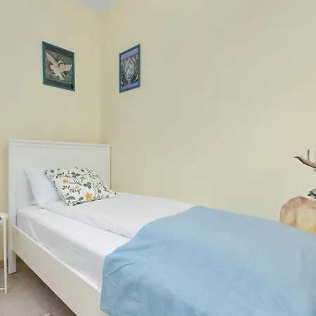 Przestronny Dla 8 Osob W Spokojnej Okolicy By Renters Apartment