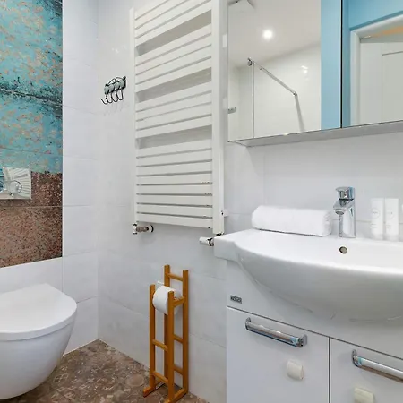 Apartment Przestronny Dla 8 Osob W Spokojnej Okolicy By Renters